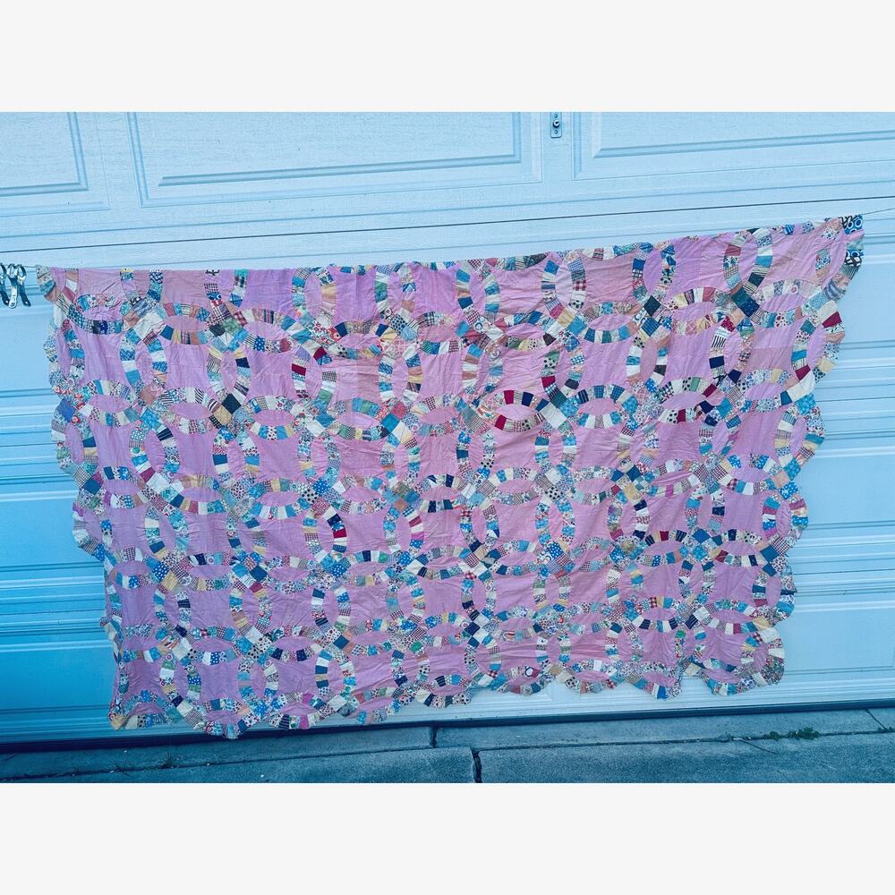 1930'S/40'S ANTIQUE PINK DOUBLE WEDDING RING QUILT TOP 65 X 85